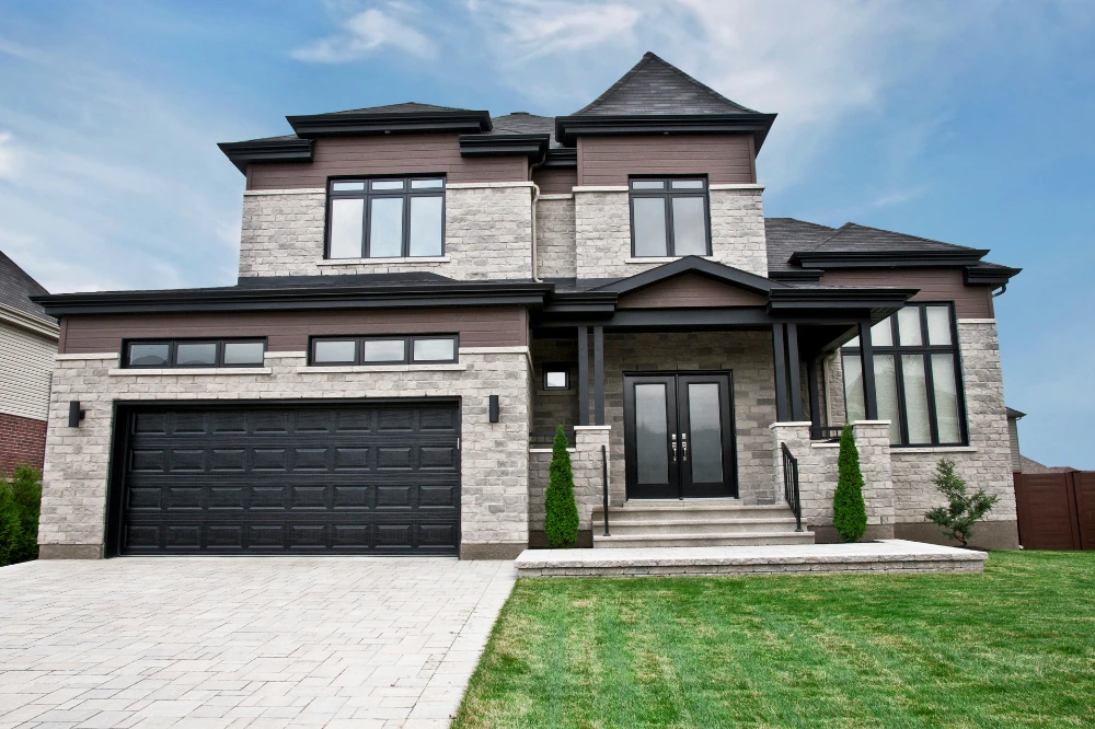 Surélévation à Toulouse : défis, solutions et rôle